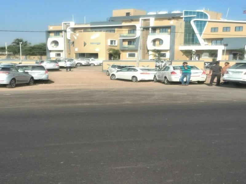 Hotel Sun Plaza Somnāth Buitenkant foto